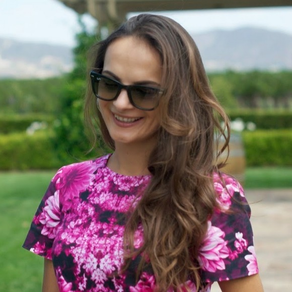 Meet your Posher, Alma - Picture 1 of 1